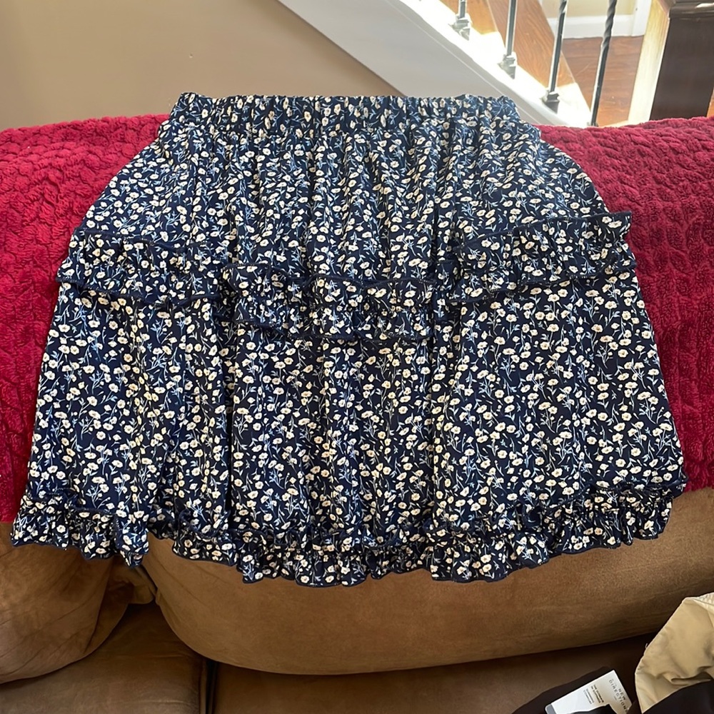 SHEIN like new floral short skirt